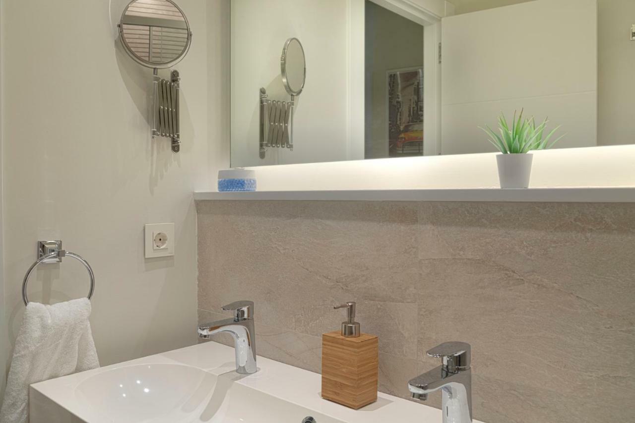Apartament Suncity Teatro Premier Malaga Zewnętrze zdjęcie